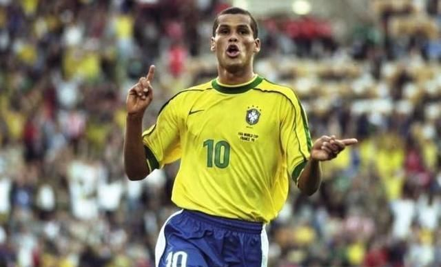 来是游泳世 来是游泳世