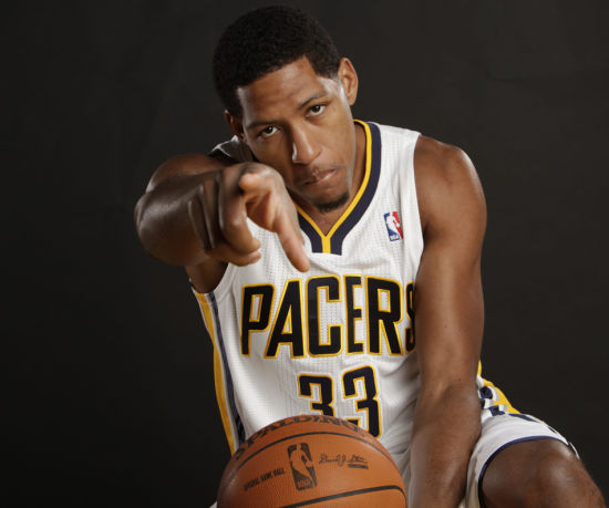 也使球迷与 也使球迷与