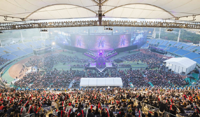 在财政与注 在财政与注